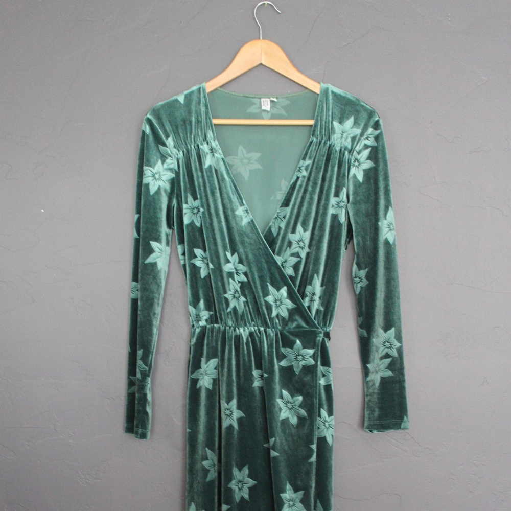 Green velvet wrap dress (Size US 4)